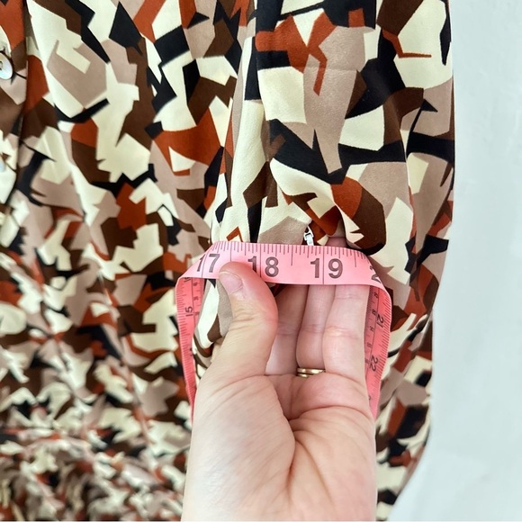 Petite Studio Alexa Dress Abstract Button Front Asymmetrical Midi Size M - Picture 4 of 10